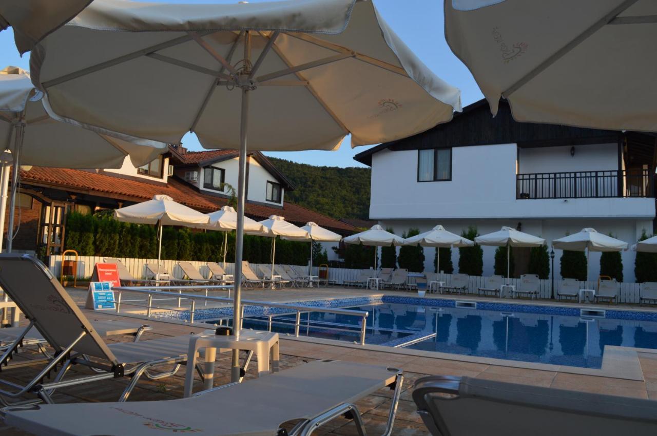 Mandrica Guest House Bukor Shtepi מראה חיצוני תמונה